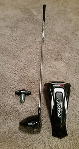 AUTHENTIC Titleist 915 D3 Driver, 9.5* Stiff Shaft