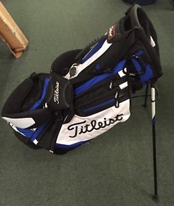 2016 Titleist Lightweight Stand Bag Blue Black and white