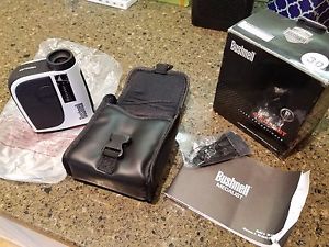 Bushnell MEDALIST Laser Rangefinder 4x20 Glossy White