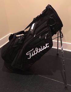 NEW Titleist Light Weight Stand Bag Black / White