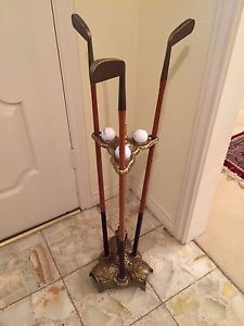 ANTIQUE VINTAGE BRASS BRONZE PRACTICE PARLOR PUTTER GOLF GAME STAND WITH PUTTERS