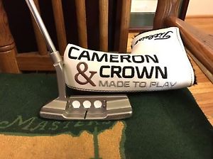 SCOTTY CAMERON WHITE CAMERON AND CROWN NEWPORT 2 33" RIGHT HAND PUTTER