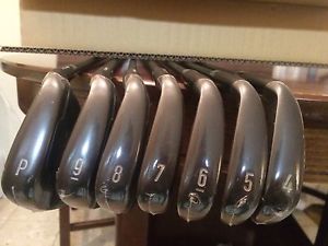 Callaway Apex Black Irons :Graphite Shaft Forged CF16 (7 Clubs: P 9 8 7 6 5 4)