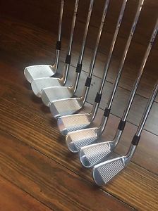 Titleist 714 AP2 Iron Set Golf Club 3-pw X-100 Stiff Great Condition Right