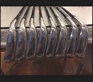 Yonex Tri G 8pc Graphite Iron Set(#5~Pw,AW,Sw)