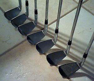 Taylormade RAC TP Forged iron set Righthanded 4-PW DGS300 Stiff Steel Used