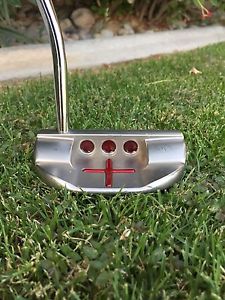Scotty Cameron Select Fastback 34" putter image 1