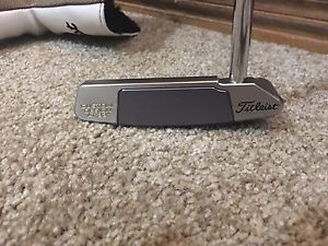 2017 SCOTTY CAMERON & CROWN NEWPORT M2 33" PUTTER